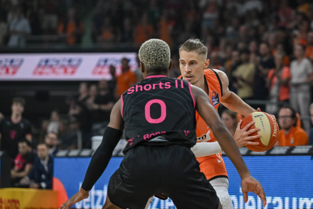 飞刀运动员 飞刀运动员