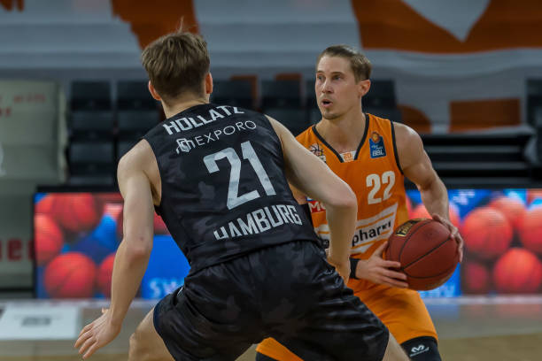 同时在国际 同时在国际